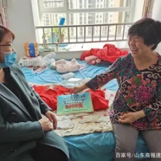 张玉梅（58岁生双胞胎）